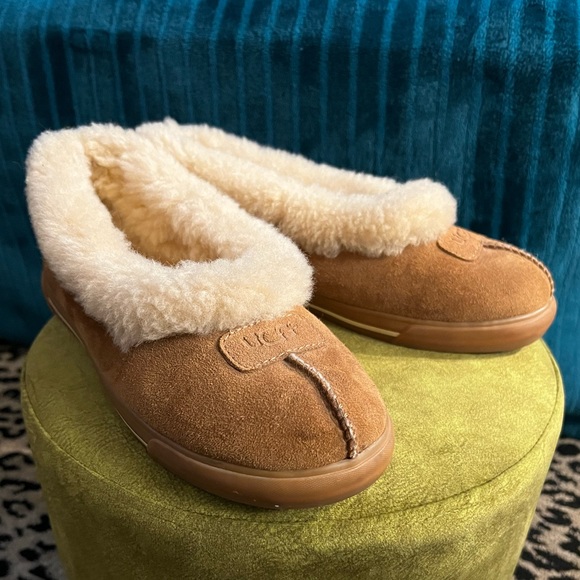 UGG Shoes - UGG Women’s Rylan S/N 1871 Slip On Shoe Slippers, Size 9